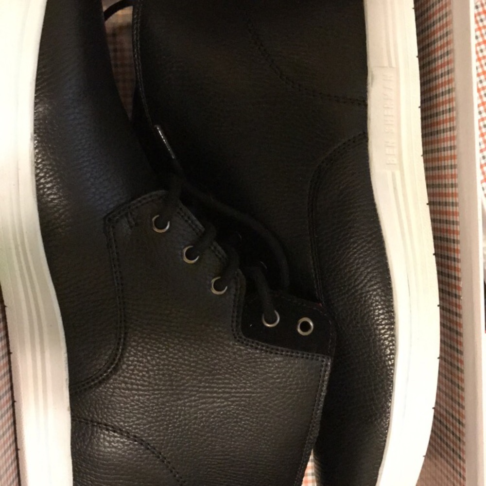 Shoes/sneakers